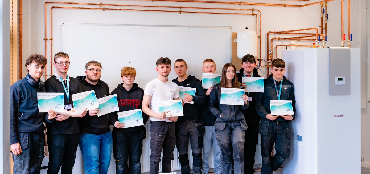 Our Principal and CEO, David Malone had the pleasure of presenting certificates to our Level 1 and 2 Plumbing and Electrical students who have assisted our estates team in delivering the roll out to conserve and responsibly source energy through a new air source heat pump 🔄