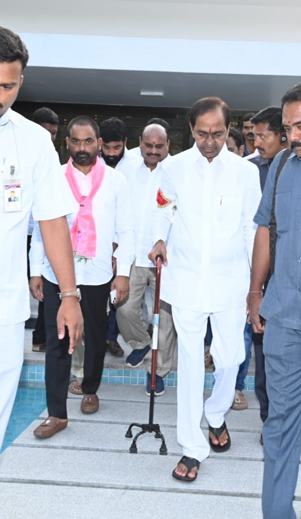 RajuShambipur's tweet photo. మెదక్, జహీరాబాద్ పార్లమెంట్ నియోజకవర్గాల భారీ బహిరంగ సభకు గౌరవ బీఆర్ఎస్ పార్టీ అధినేత శ్రీ కేసీఆర్ సార్ గారితో కలిసి వెళ్లడం జరిగింది. https://t.co/rcvcXiJfVk