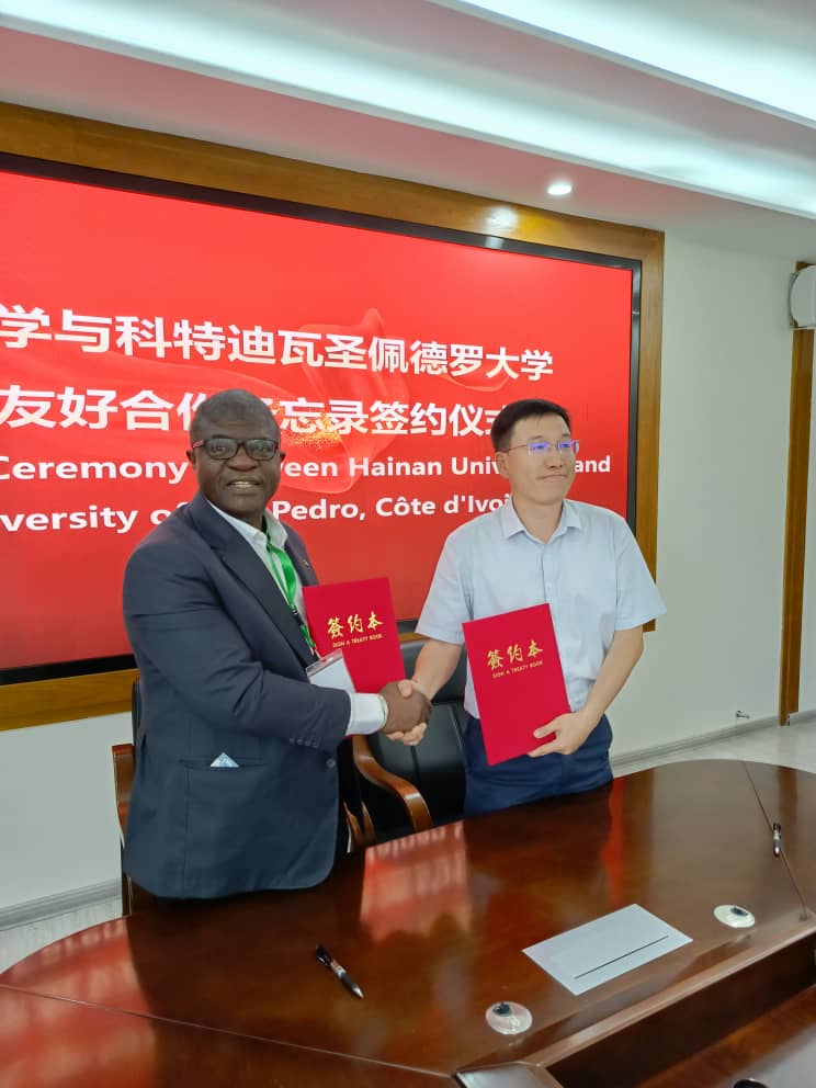 SanUniversite's tweet photo. Le mardi 02 Avril 2024, à Haikou, chine, l’Université Polytechnique de San Pedro, Côte d’Ivoire, dirigée par le Professeur Méké MÉÏTÉ et l'Université de Hainan, Chine, dirigée par le Dr Qingming LUO ont mutualisé leurs efforts par la signature d’une convention de partenariat. https://t.co/02ZrUBOu96