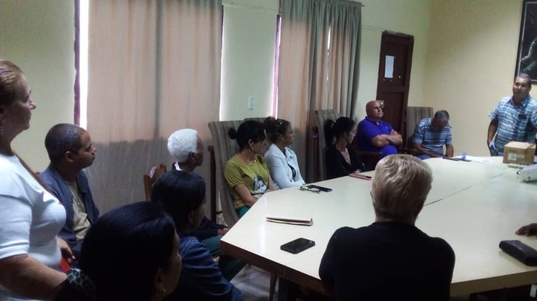 Un dia como hoy 16 de abril celebramos  el día de los Cuadros y trabajadores del Partido, dónde reconocimos por 20 años a nuestro Primer Secretario del CM-PCC compañero Bienvenido Roig Chirino.#GirónVictorioso #CiénagaEnVictoria <a href="/DiazCanelB/">Miguel Díaz-Canel Bermúdez</a> <a href="/mariofsabines/">Mario Sabines Lorenzo</a> <a href="/BienvenidoRoig/">Bienvenido Roig</a>