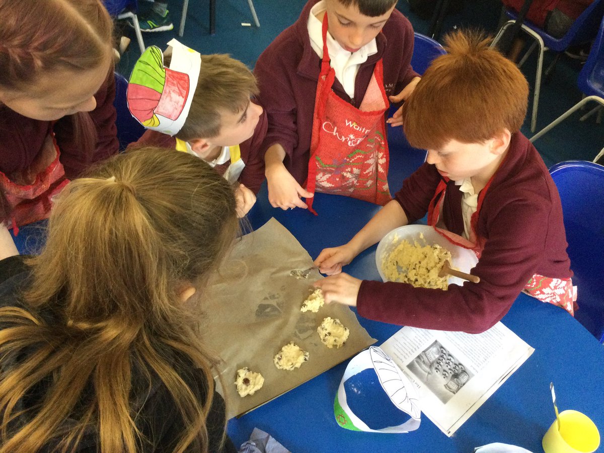 ThamesideSch's tweet photo. Brilliant start to term with an exciting writing hook for Year 4’s new focus text. The children loved becoming bakers for the morning and the bakes tasted and smelt delicious too. Thumbs up all round! @theliteracytree #year4tps #leopardstps #lionstps #writinghook #brilliantbakers https://t.co/lepXLSPSc1