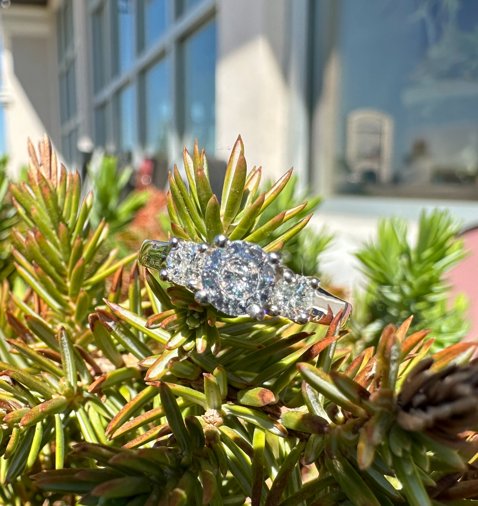 This gorgeous 3-stone stunner represents your past, present and future! 😍 Who wouldn’t love this one?! 120-00625 #itsaraywardring #diamonds # #bridalmonth #pastpresentfuture #3stonering #ring #preferredjeweler #thinkrayward #ardmoreok #shoplocal