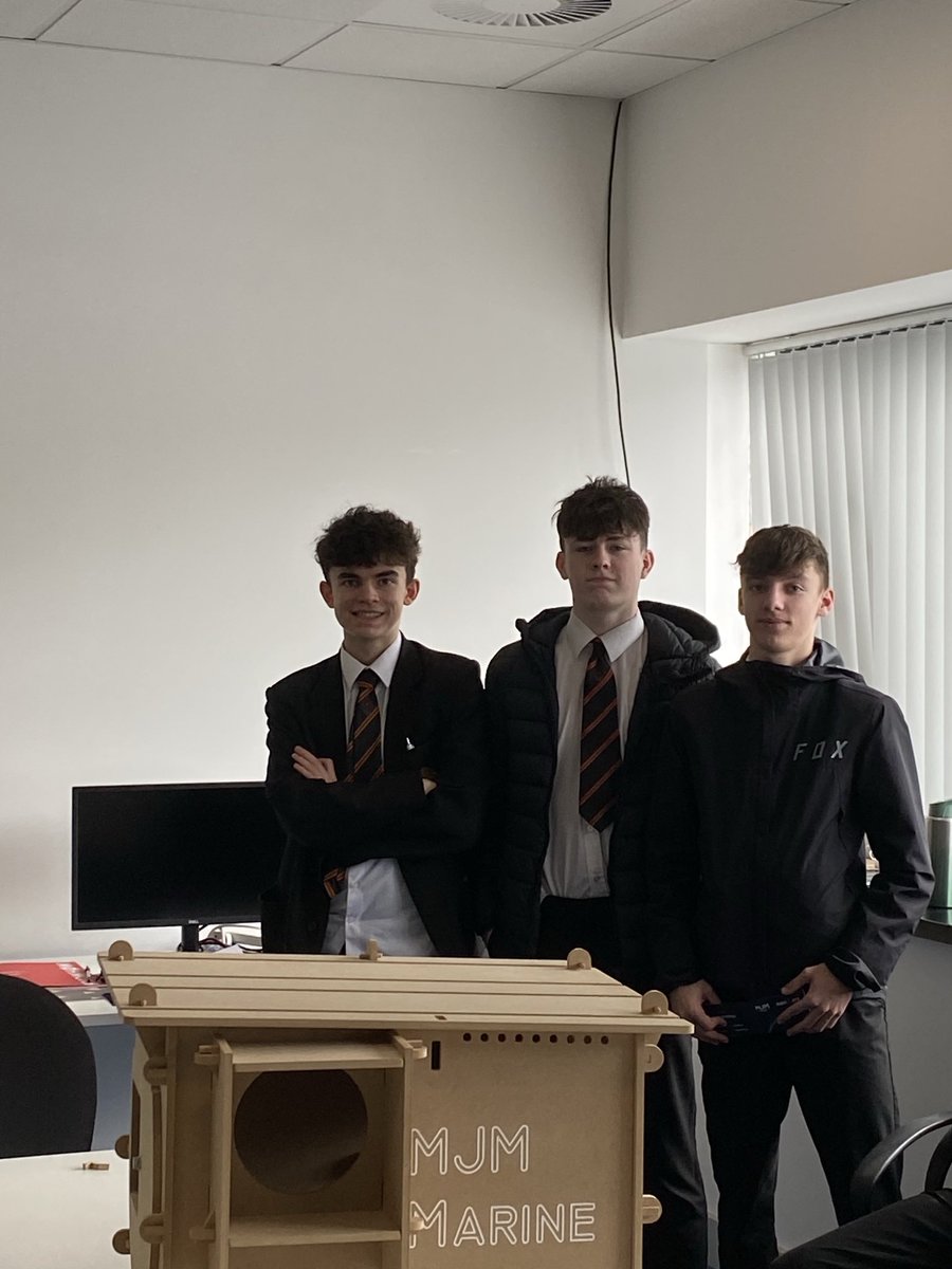 AbbeyCareers's tweet photo. Team work makes the dream work! Catherine was on hand to give some tips having already given us a great insight into โฆ@MJMMarine and the Navigate programme.โฉ โฆ@citbniโฉ #careers #localemployment #keyskills https://t.co/2L4MF4pSfW