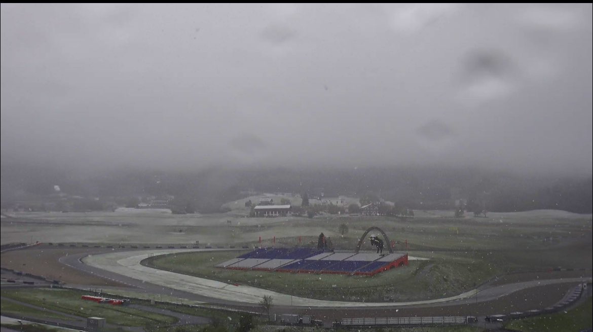 Tempo ligeiramente adverso no Red Bull Ring hoje. Kimi Antonelli e Mercedes tentarão novamente amanhã, esperando que seja útil… [@GiulyDuchessa]