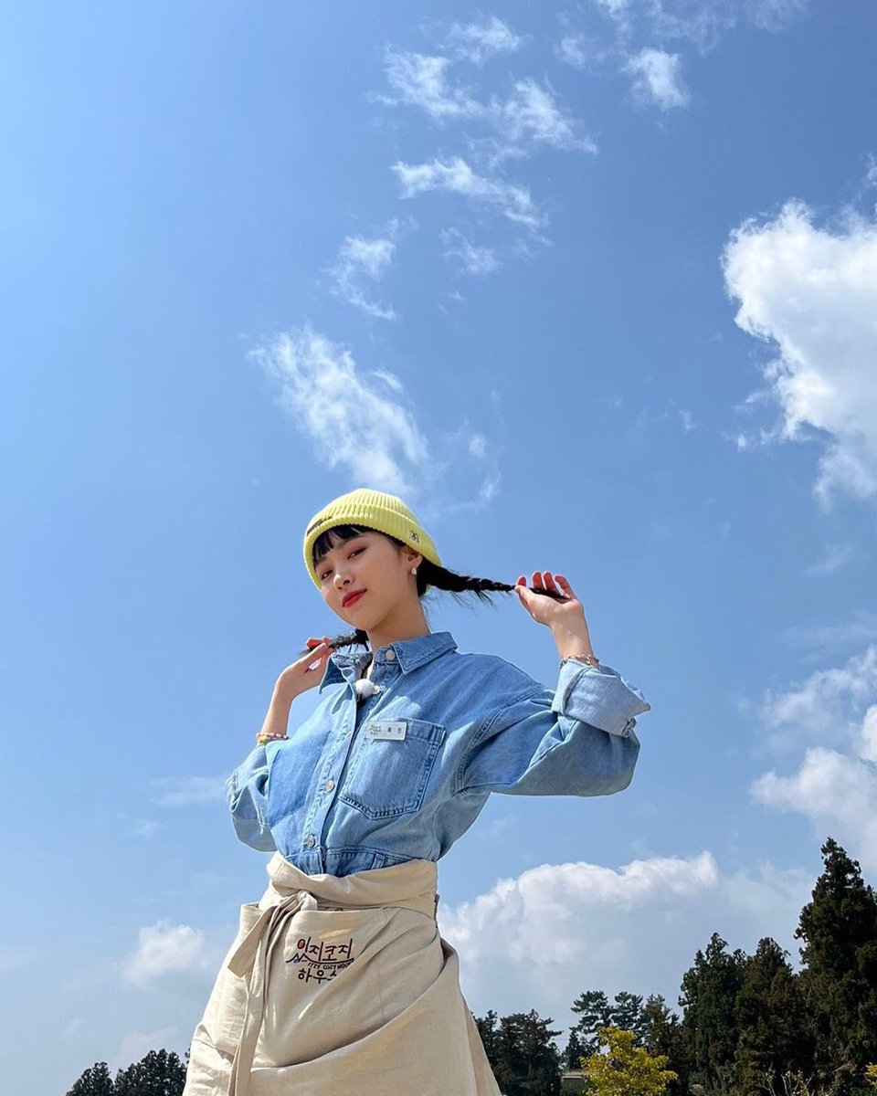 Ryujin xi ❤️HAPPY BIRTHDAY
I wish you always be happy and healthy☺️ 
#어느날보다_빛날_류진이의_하루
#AprilPrincessRYUJINDay