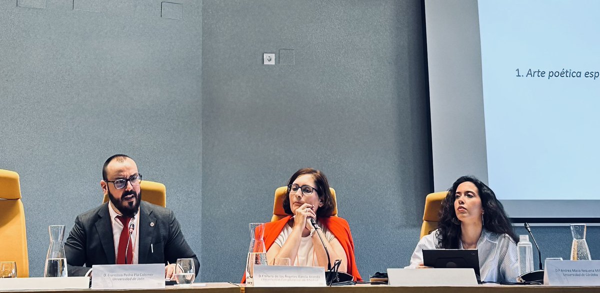 xivcisehl_Jaen's tweet photo. 🗣️ Da comienzo la primera sesión de comunicaciones: Historiografía de la fonética y la fonología. 
A cargo de Francisco Pla Colomer, M. ª Ángeles García Aranda y Ana M. ª Requena Millán
@SEHL_oficial 
@LexicografiaUja https://t.co/sepiJE7hdE
