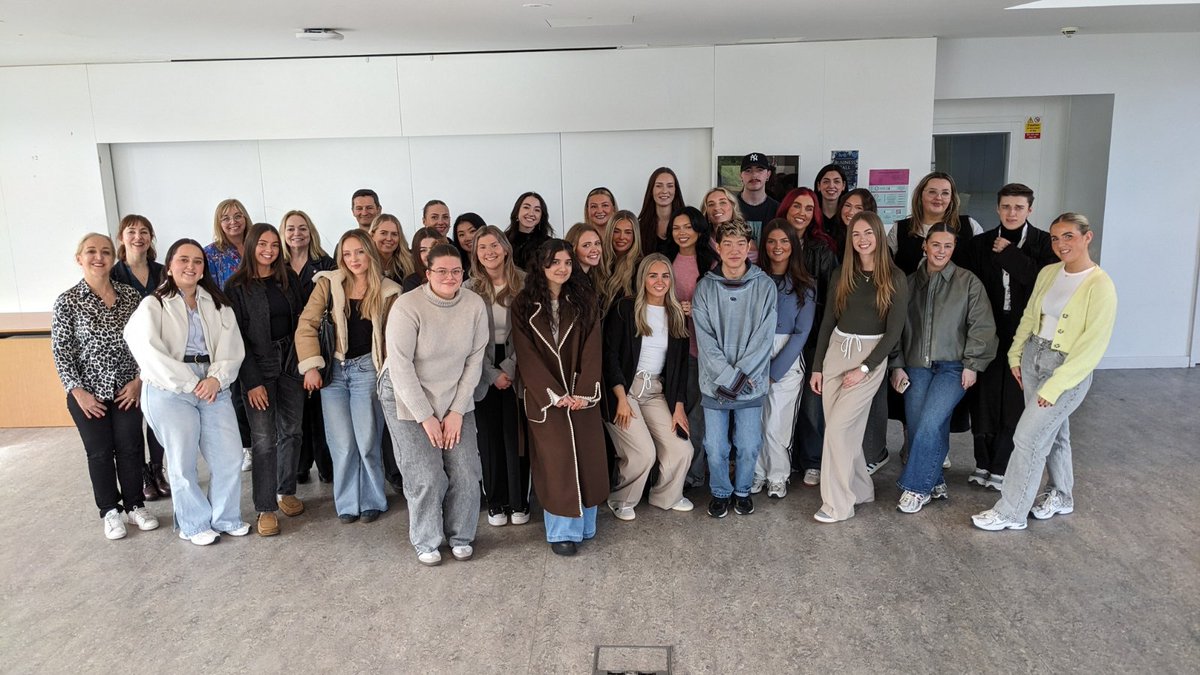 A lovely day on campus yesterday as students and staff from GCU's BSc (Hons) Fashion Branding programme welcomed @ACSClothingLtd onto campus 💙 Students prepared presentations for the company's Chief Operating Officer Anthony Burns and Head of Sustainability, Michael Cusack 👏🧵