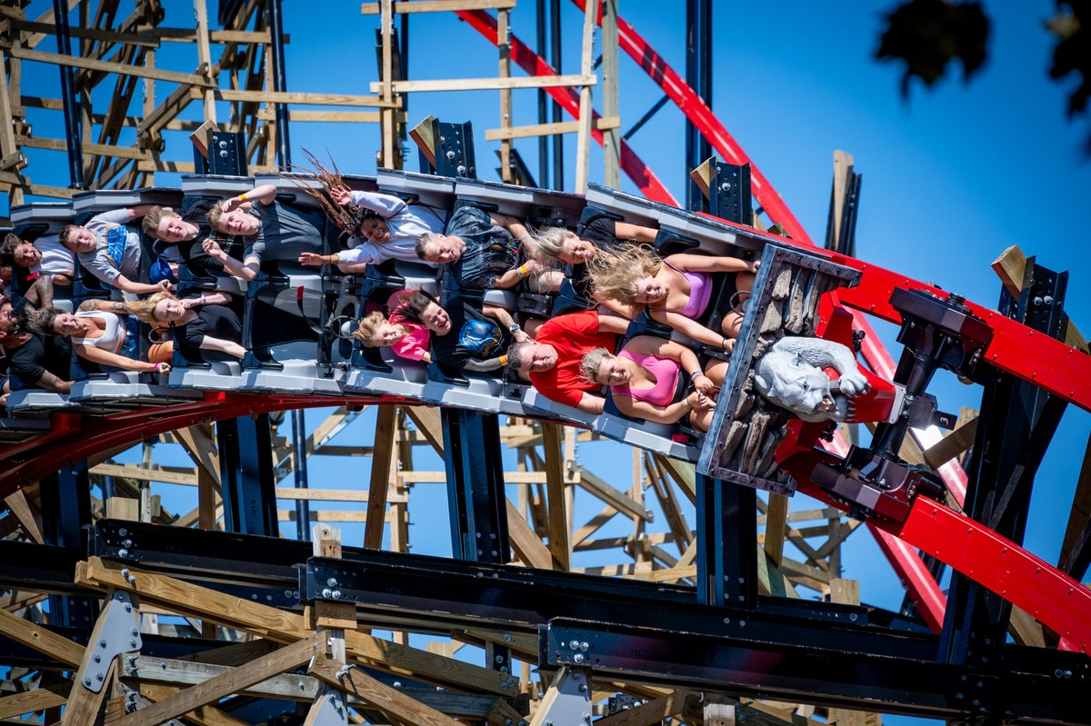 amusementhunt's tweet photo. Rawr, I want chocolate. Wildcat's Revenge @Hersheypark August 2023. #rollercoaster #hersheypark #rmcit https://t.co/LbxBM5hkxL