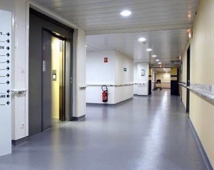 Homogenous hospital vinyl flooring. #homogeneous #gerflorindi #interior #indianaflooring #colour #in #made #windowsill #tarkett #polyflor #bq #bharat #atmanirbhar #furnituredesign #wallcladding #woodflooring #modernbathrooms #bathdesign #bathroomgoals #staircase