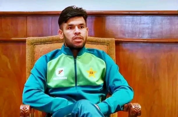 عثمان خان پہلی دفعہ پاکستانی جرسی پہن کر انٹریو دے رہے ہیں... آگیا شاہکار… 🤌🏻🇵🇰♥️⚡ #تاجيل_المباراة #RCBvSRH #IranAttackIsrael
