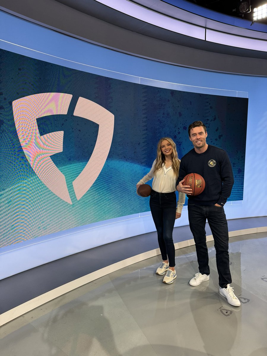 Back in studio and it’s a packed show on @FanDuelTV w @meghanpayton7 NBA Play In Tipping Off Skating towards the Stanley Cup Horse Racing + Live Sports Wagering *Kentucky Derby 4th of May @FDSportsbook #TuesdayMotivaton