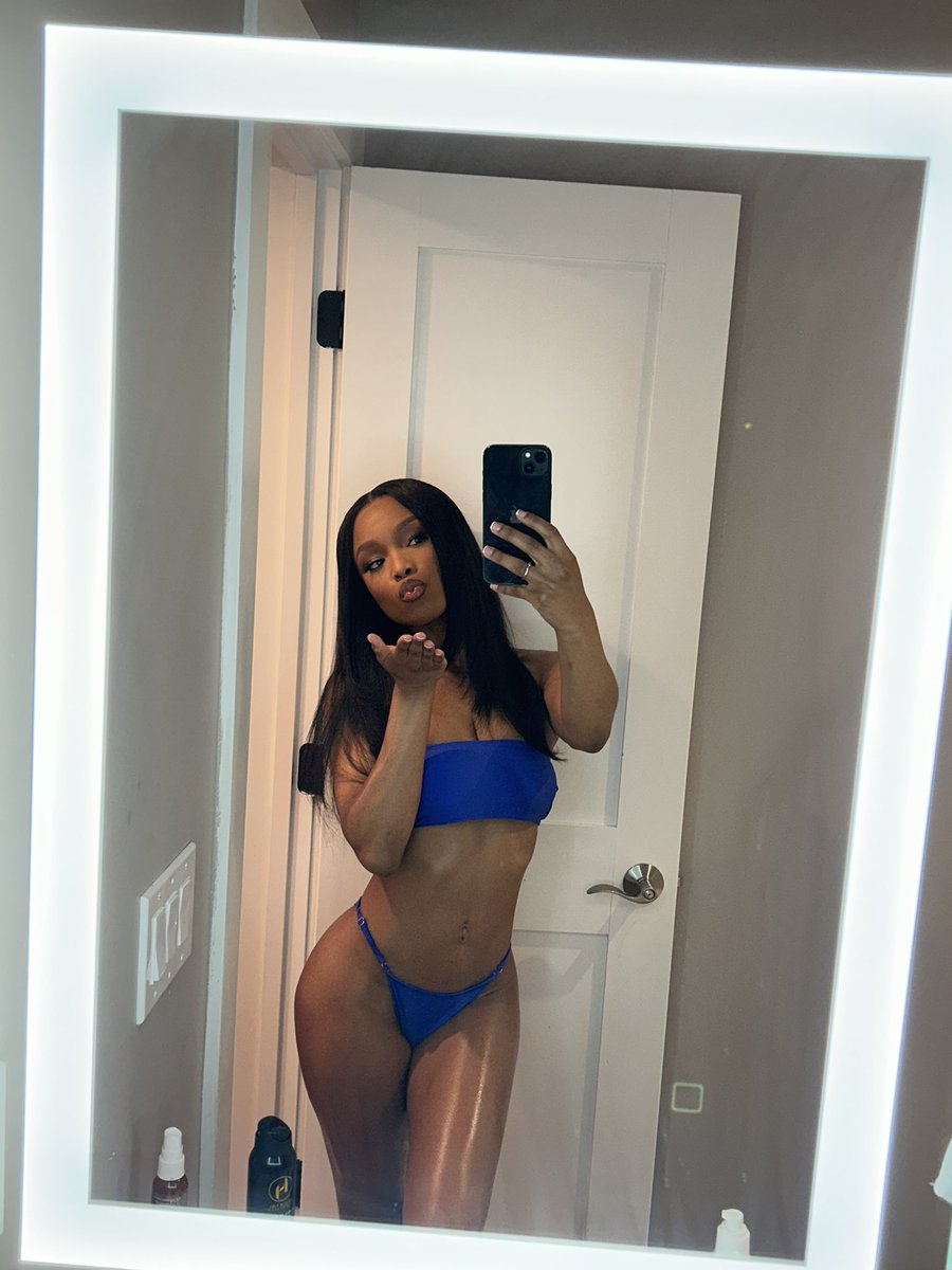 JLeeyahhhh's tweet photo. Could blue be my color? 🥰 https://t.co/8oeqqiEQQJ