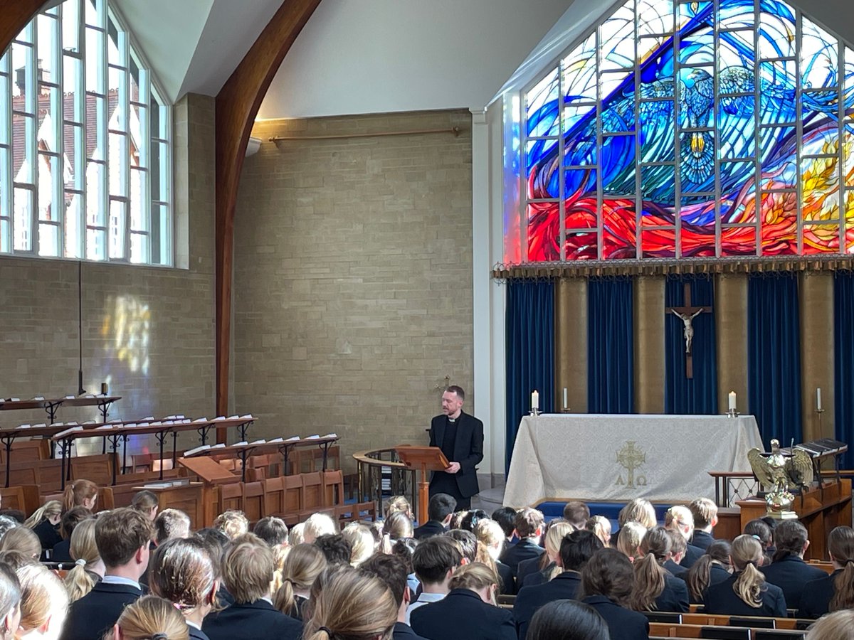 As the Summer Term began this morning, pupils were welcomed back to school by Reverend Moloney in Chapel.

'Our School motto, quae sursum sunt quaerite (“seek those things which are above”) is a reminder to focus on what is most important to you.' 

#SJHighSpirits