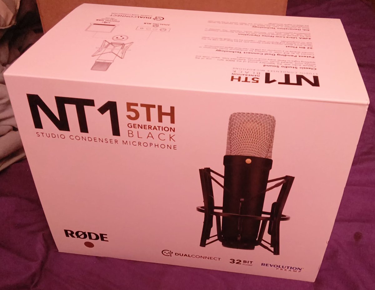 Woke up to this beast getting delivered early! They wrapped the box in a bag cause its pouring rain! @rodemics