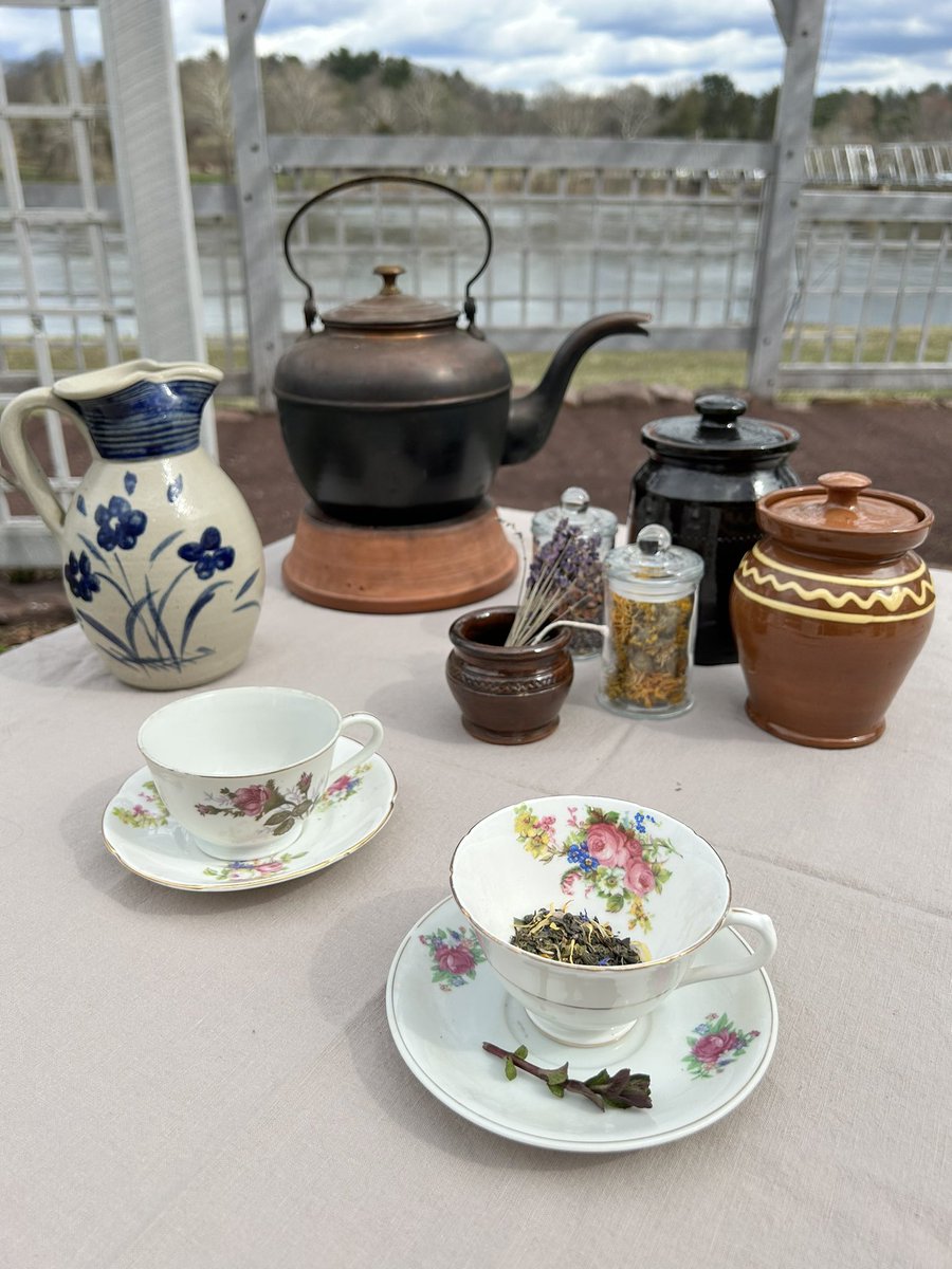 WashXingPark's tweet photo. We're excited to introduce #GardenDays, May-July!
🫖Tea in the Garden, 5/11: https://t.co/4iDnfy1BtK
📖The Art of Flower Pressing, 6/27: https://t.co/k58fKk4rIR
💐18th C Plants for the Modern Gardener, 7/18: https://t.co/IU0ptL81MC
#WashingtonCrossingHistoricPark #ProgramSeries https://t.co/VK7qMnPgOs