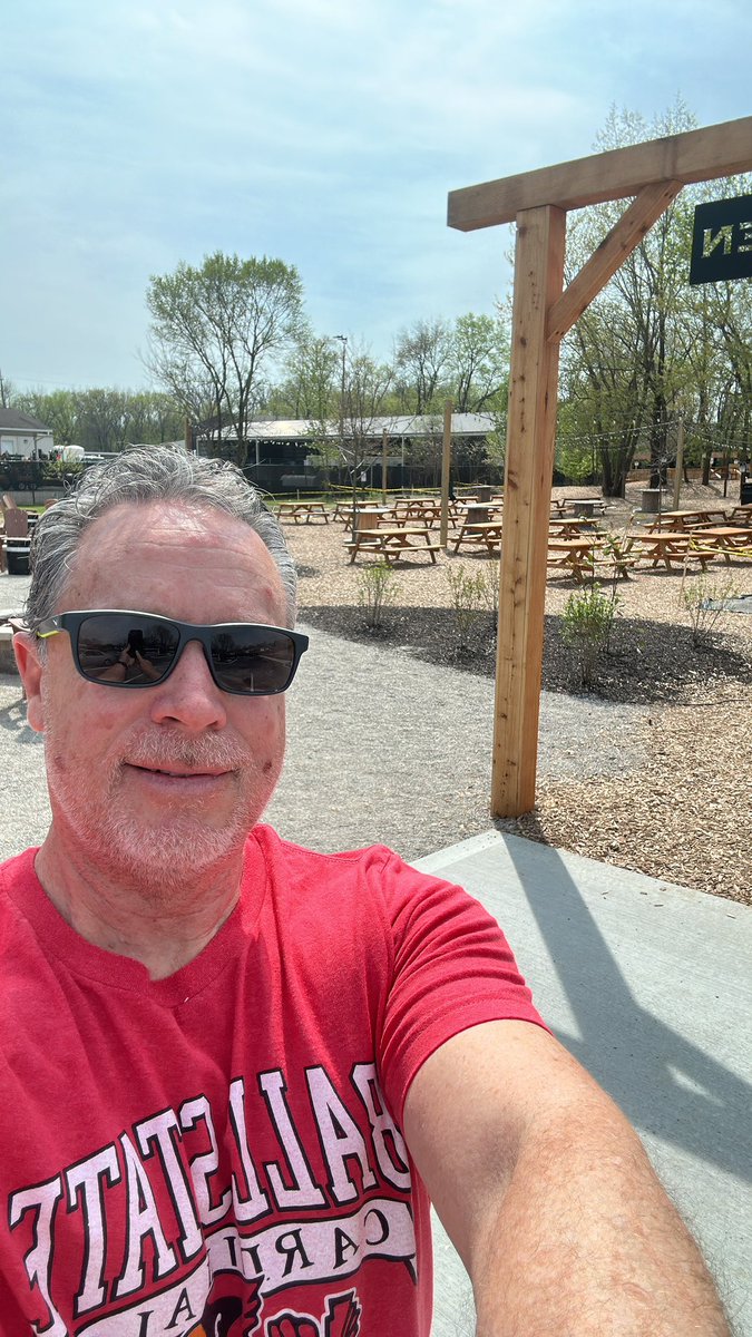 Retirement 2.0…enjoying Grand Opening of Bier Brewery in Noblesville at 11:45 on a Tuesday.  Now that’s what I’m talkin’ about!!
