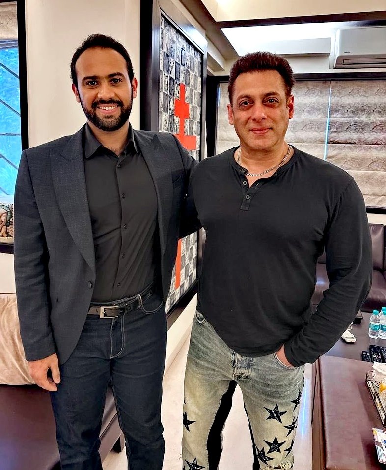 Mumbai pe raaj karta hu kya Mumbai pe...🔥🔥🔥
Latest pic of megastar...
#SalmanKhan