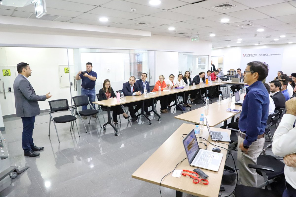 MTESS_PY's tweet image. #SIMEL | Lideramos el primer taller de #ProducciónDeDatos destinado a desarrollar el Sistema de Información sobre el Mercado Laboral #SIMEL. Dicho evento congrega a expertos de diversas instituciones públicas, quienes se reunirán desde hoy hasta el jueves en la sede del