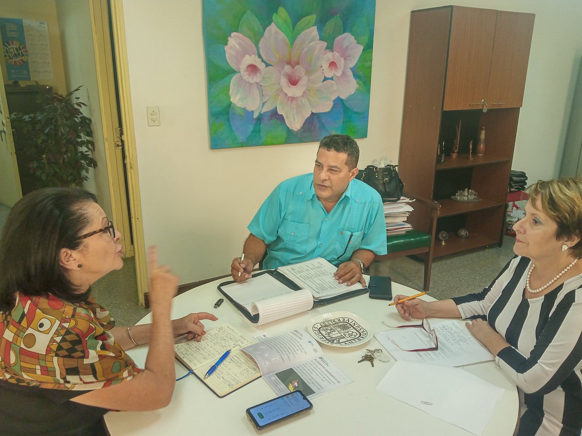 Se realiza hoy encuentro de trabajo entre directivos de @CubaMES y el MINEM para establecer acciones de la estrategia para la Formación continua de profesionales del sistema MINEM