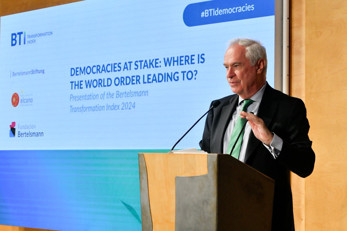 🗣️ @CharlesTPowell, Director of @rielcano, emphasises the prevalent narratives with regards to Latin America, that Elcano's report 'Why does Latin America matter?' challenges. #BTIdemocracies realinstitutoelcano.org/en/report/elca…