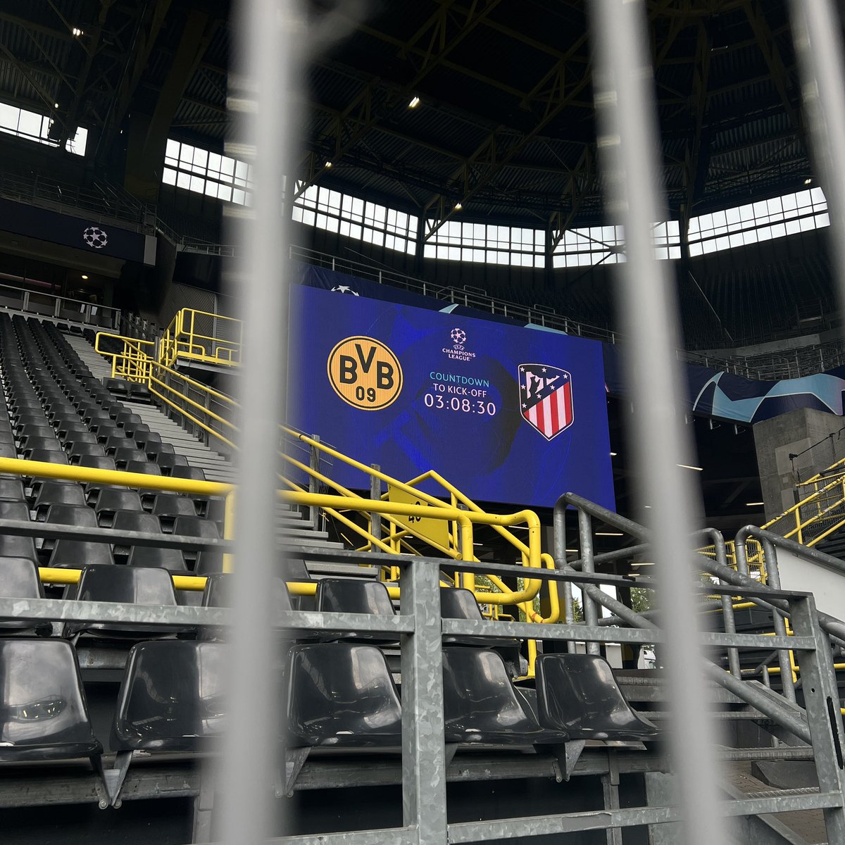 place to be 💫

#BVBAtleti