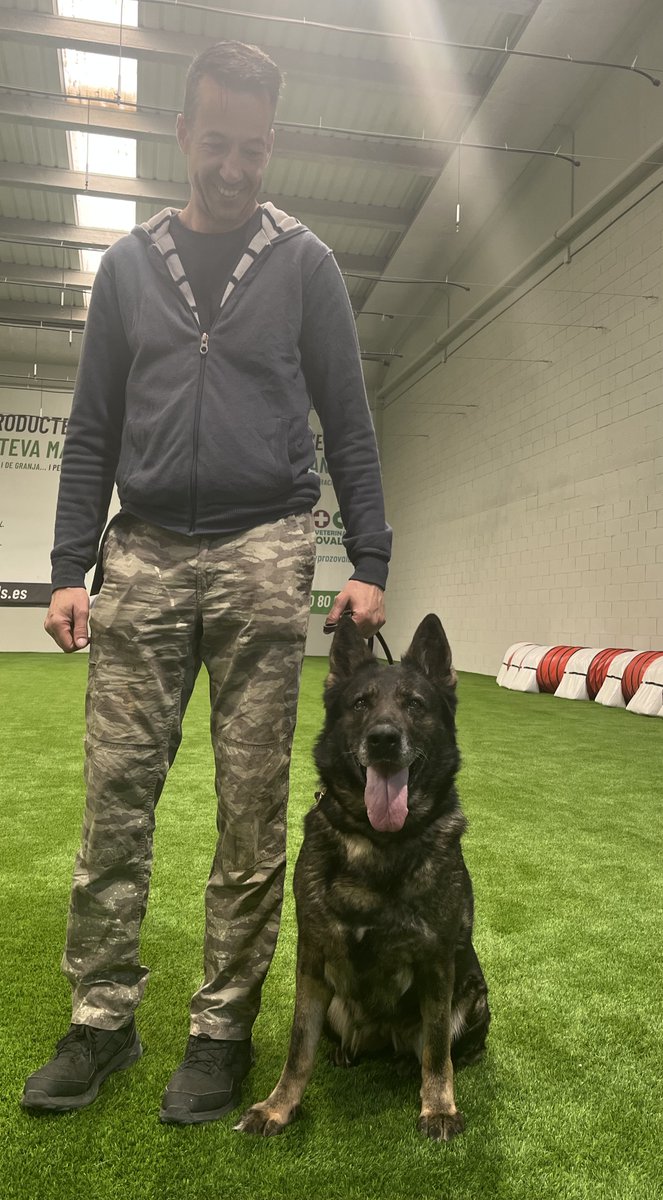 Canlladruc's tweet image. Aquesta setmana oferim un curs de guia caní a Tarragona! 
:) 
¡Esta semana curso de guía canino en Tarragona!
:) 
This week: k9 handler course in Tarragona! 

#k9handlers #guiacanino #guíascaninos #seguridadprivada #lladruc