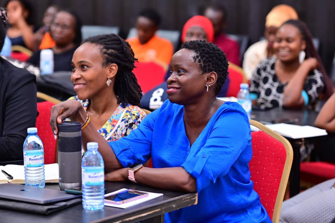 DIGITAL MARKETING TRAINING 🎉 I had the honor of collaborating with a team on an E-commerce & Digital Marketing Program for SMEs as part of SMO-LUNR (Make Trade Work for Women in Sub-Saharan Africa). 🇱🇸, 🇺🇬, 🇲🇬 & 🇪🇹 🇺🇬: I enjoyed guiding these women( @UWEAL_Ug) & other…