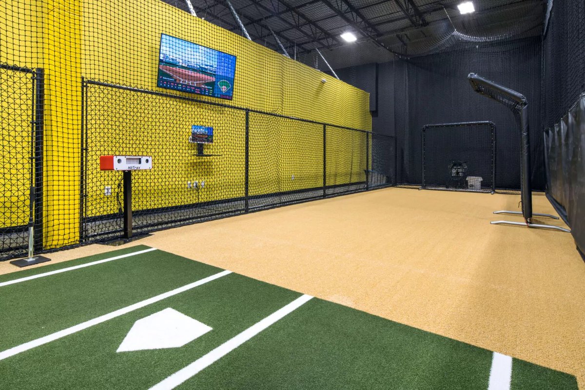 Just added time for lessons at @SF3Softball -Manassas location from 9:30a-1:30p —Saturday 4/20 and 4/27, book with me on the link below! 🔗: sixfour3.com/trainers/