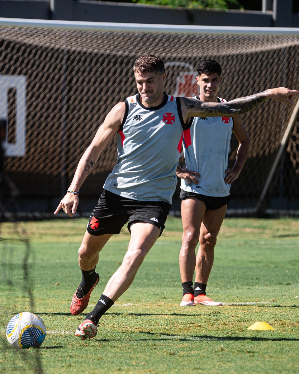 Finalizamos a preparação para o duelo com o RB Bragantino ⚽🏋️ Vamos JUNTOS em busca dos nossos objetivos! 👊 📸: Leandro Amorim | #VascoDaGama