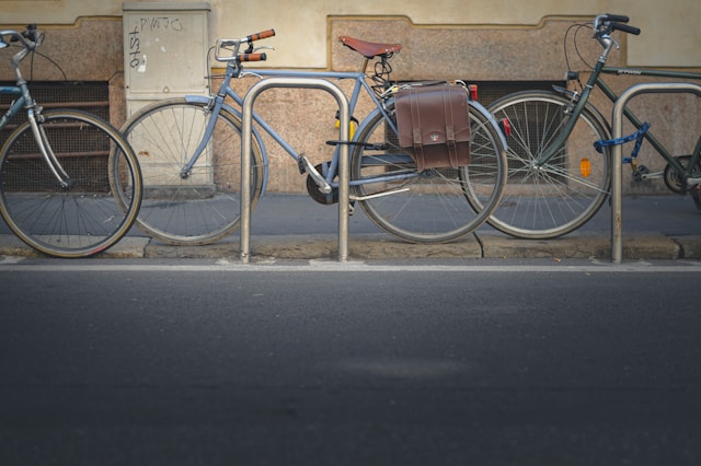 🚴‍♀️🔒 Buscando el mejor candado para tu bici? ¡Descubre los más recomendados en nuestro último post! 🔗 ow.ly/sT5m50RhiqI 
#CiclistasUrbanos #SeguridadBici #CiclismoUrbano
