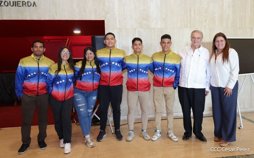 Delegación de 7 músicos venezolanos de la Fundación Simón Bolívar y representantes de 'El Sistema', impartirán talleres a miembros de la Orquesta Sinfónica Juvenil y reforzarán el trabajo de las Orquestas Estudiantiles en #Nicaragua. #MásVictoriasMásBienestar @kenys719