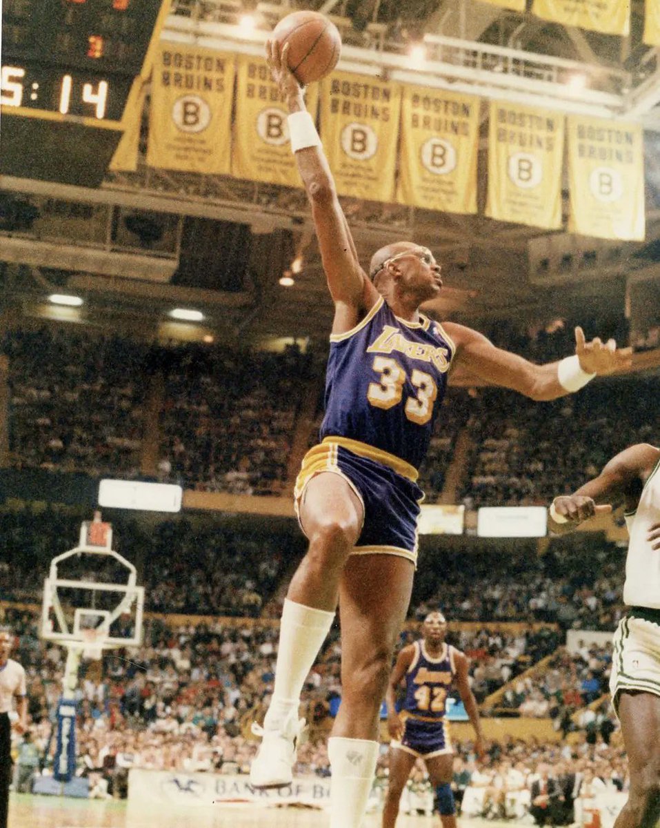 Happy Birthday to the legend @kaj33!!!! #LakersFamily