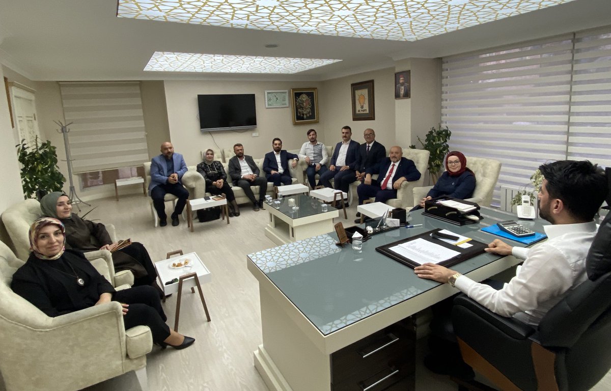 Haftalık Olağan Yürütme Kurulu toplantımızı İlçe Başkanımız İbrahim Kopan başkanlığında gerçekleştiriyoruz. @hakanhanozcan @hakanarol @ibrahim_kopan @Ertugrulcetin06