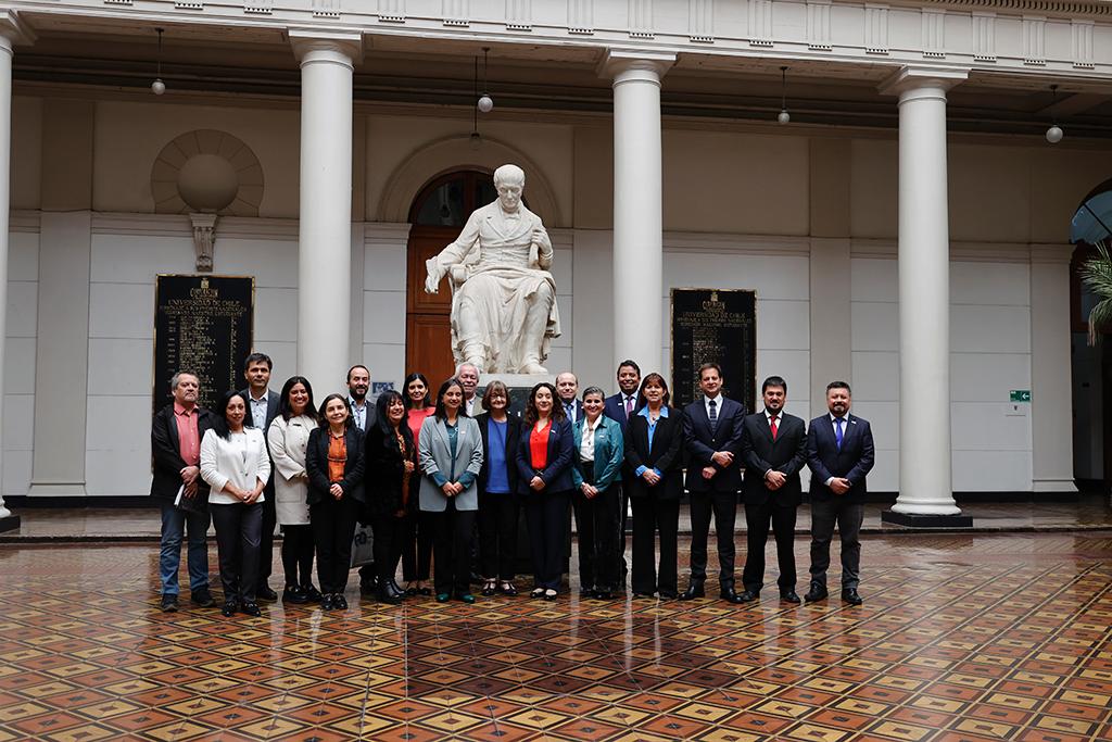 Instituto de Investigaciones Agropecuarias @iniachile reúne a sus fundadores por primera vez en 60 años de historia en encuentro realizado en Casa Central U. de Chile uchile.cl/u215250