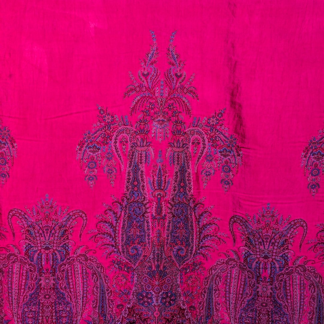 NorwichCastle's tweet photo. 🧵 This beautiful Norwich Shawl was presented to Ruth Battersby of @NorfolkMuseums yesterday, marking the 35th anniversary of @ctanorwich. It is on display at the Norfolk Makers' Festival @TheForumNorwich until 21 April. A massive thank you to @ctanorwich for their support. https://t.co/IlAIiL1WgG