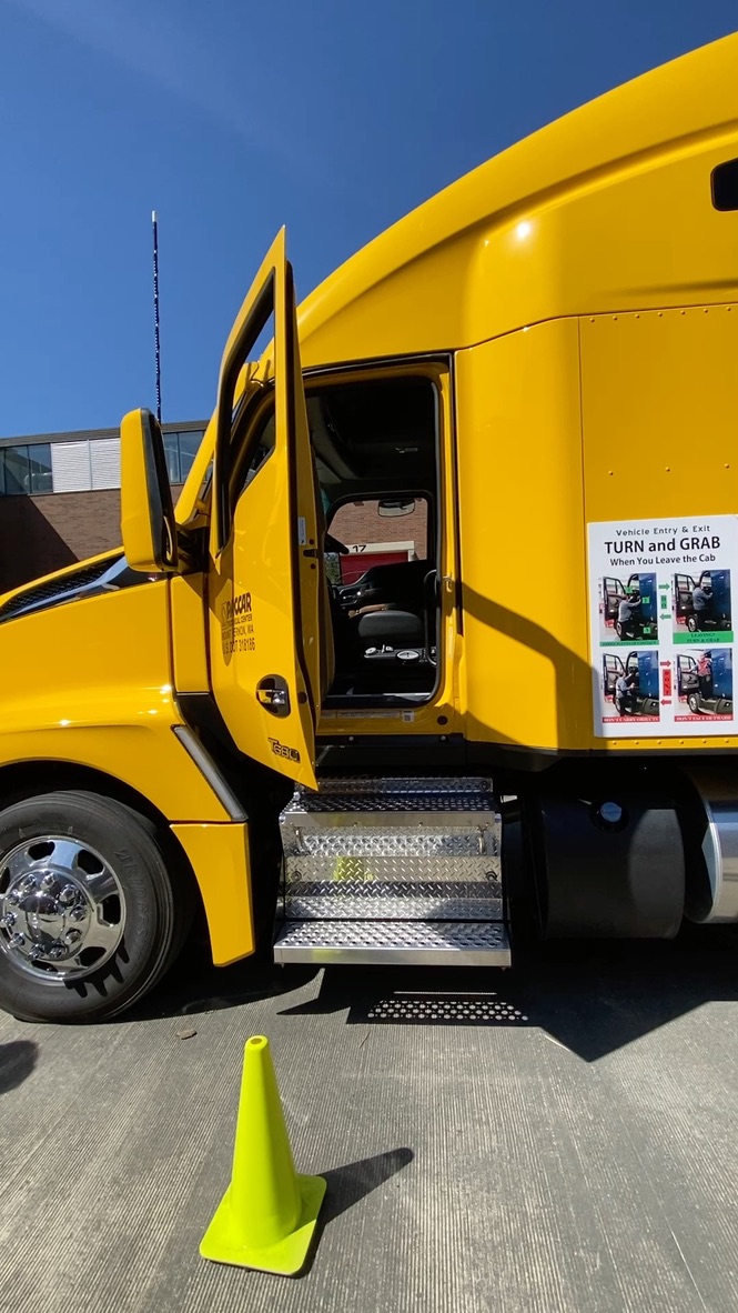 cryptogranny99's tweet image. what if???  #hivemapper @aseidman built into every new @KenworthTruckCo