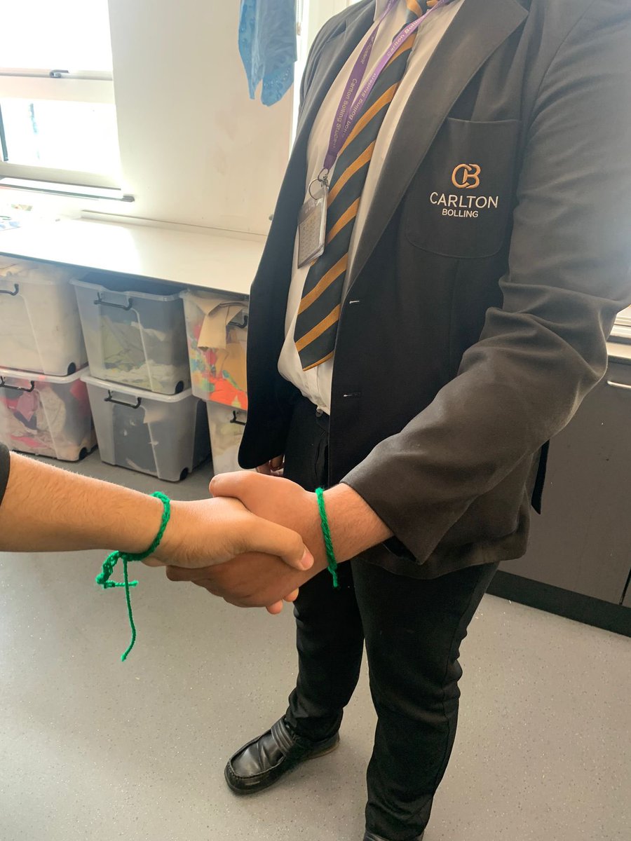 CarltonBolling's tweet image. Year 11 Design and Technology boys learning to knit. #gcserevision #creative #designandtechnology