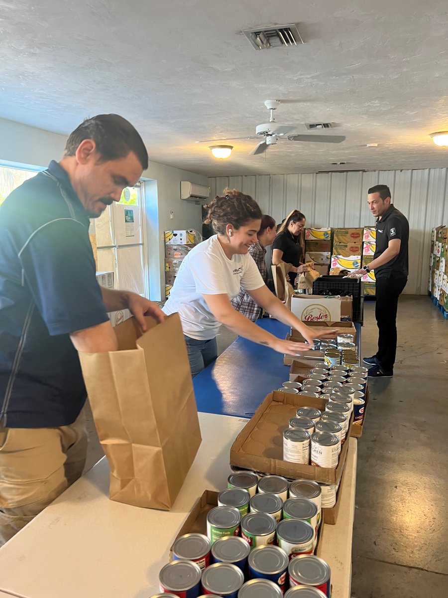 Did you know that each #Arthrex employee receives one day of PTO per year to spend volunteering? The #Arthrex Quality Systems team used their volunteer PTO benefit to pack meals with @mealsofhope for 321 families in Southwest Florida. Read their story: arthrex.info/3UjXHKv