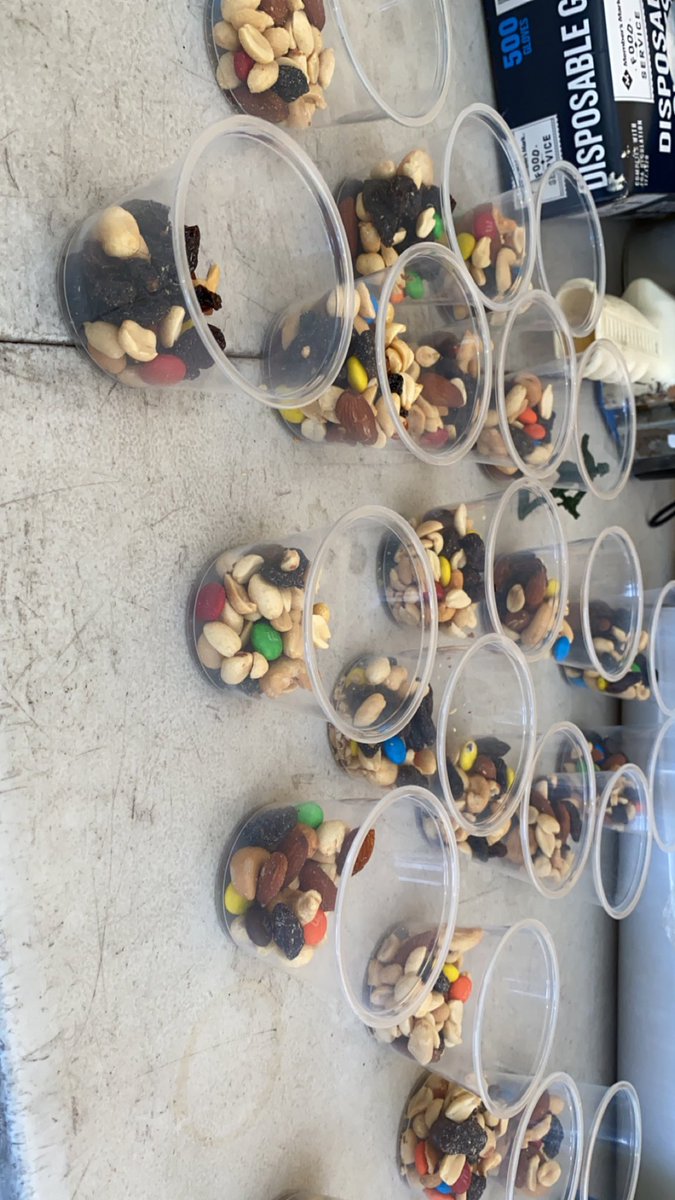 Last weeks SBD HUB Wellness we talked about proper nutrition and had some yummy trail mix 🙌🏻🍎🫐🍊🥜
