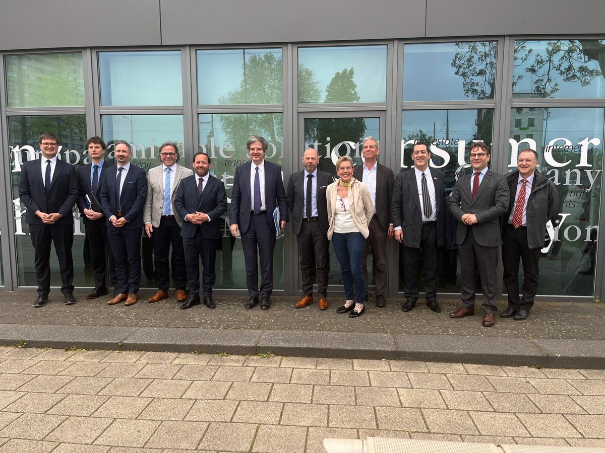 Amb_Delattre's tweet photo. Als eine der beispielhaften Einrichtungen der grenzüberschreitenden Zusammenarbeit hilft das Zentrum für Europäischen Verbraucherschutz @cec_zev seit mehr als 30 Jahren dabei, die 🇫🇷 und 🇩🇪 Verbraucherinnen und Verbraucher zu schützen. Welch großartige Arbeit! https://t.co/Tz1Ep2Gbkd