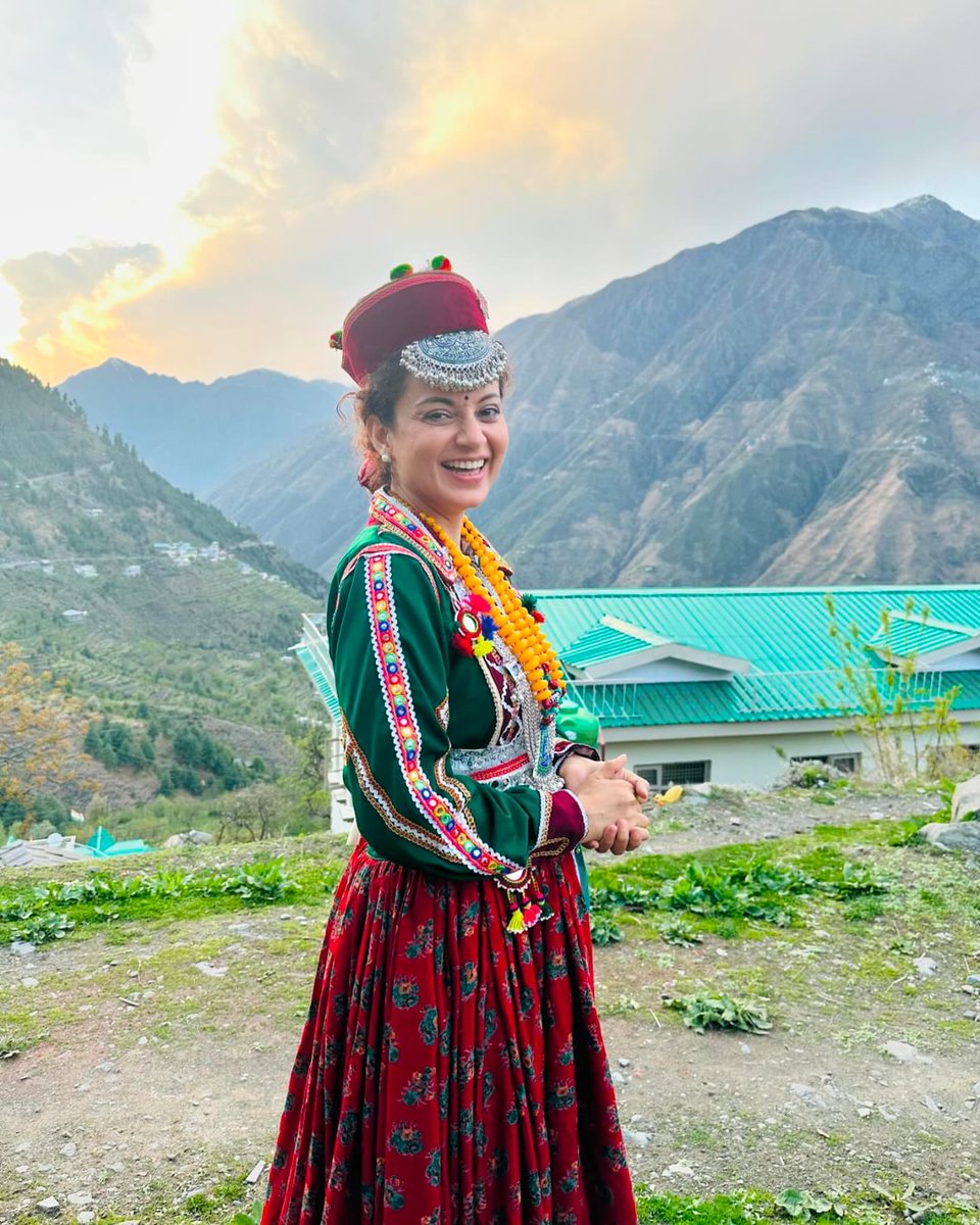 tomar_pee's tweet photo. चंबा के भरमौर में कंगना रनौत का फोटोशूट:
#Bharmaur #KanganaRanaut #chamba #himachalpradesh #mandi https://t.co/2wDaw6ja2E
