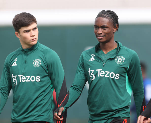 Academy full-backs Harry Amass and Habeeb Ogunneye in first-team training 📸