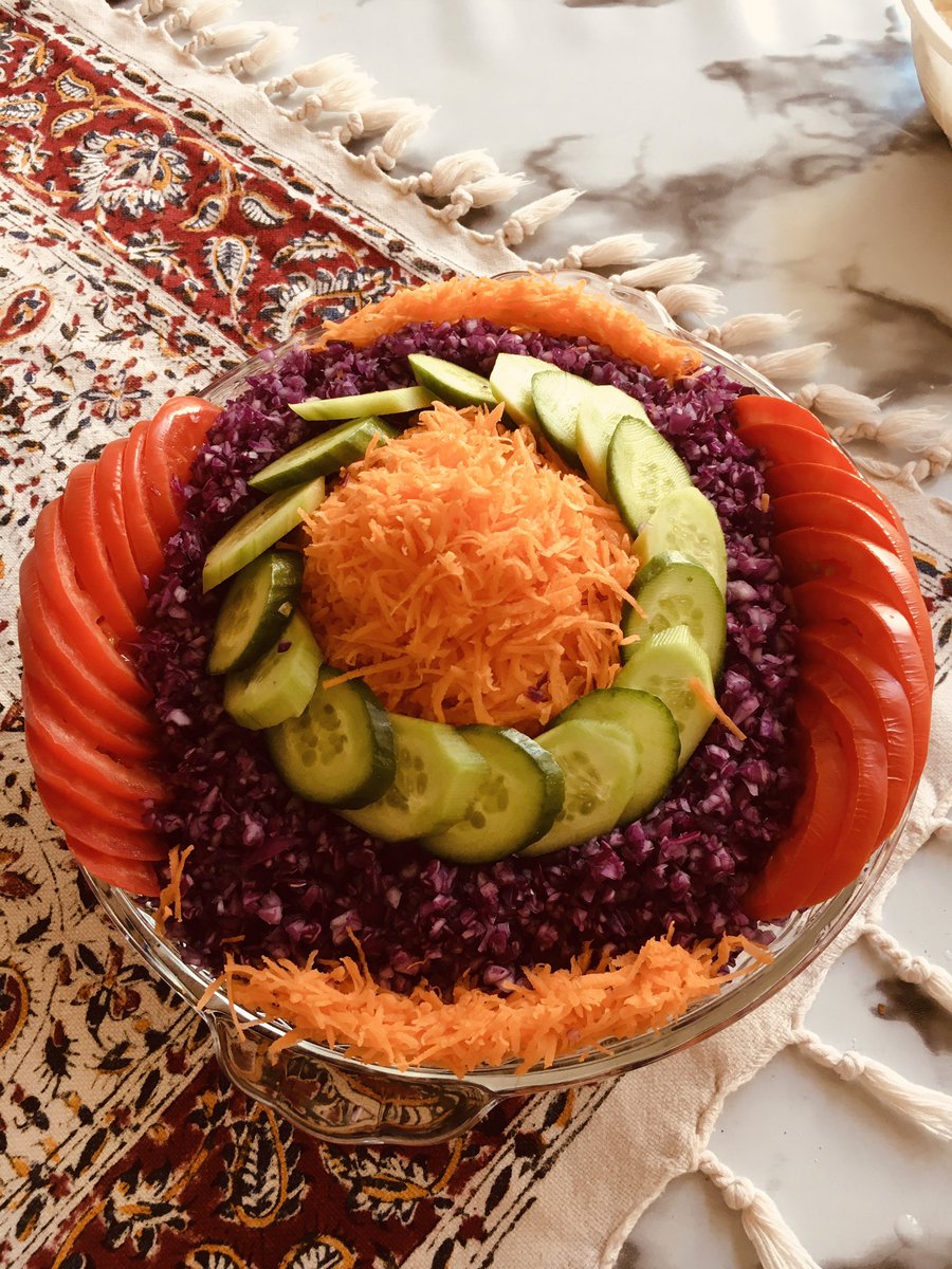0Strawberrygirl's tweet photo. من اگه ازدواج کنم زن هنرمندی ام از اونا که صبح پا میشم میز صبحانه می چینم کت شوهرمو تنش میکنم میبوسمش بدرقه ش میکنم ناهار قورمه سبزی بار میذارم دوش میگیرم لباس لختی می پوشم موهامو میریزم دورم میرم بدرقه ی همسرم
هر چی ام میگه میگم عزیزم هر جور تو‌صلاح میدونی😌خوشبختی همینه بخدا😁 https://t.co/ze2SFx7TLn