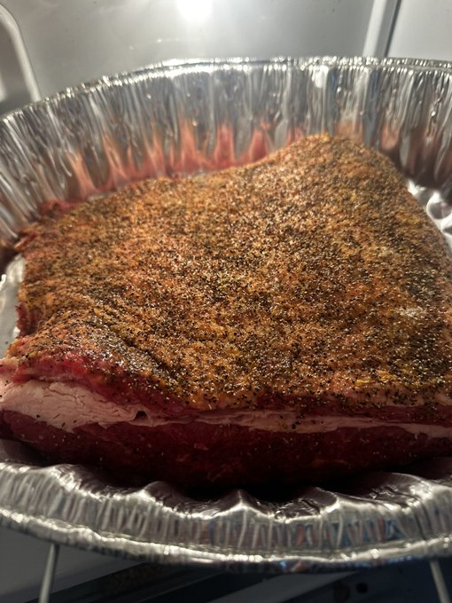 Dry brine on the brisket flat ?? https://t.co/1f6yn9Bxw7