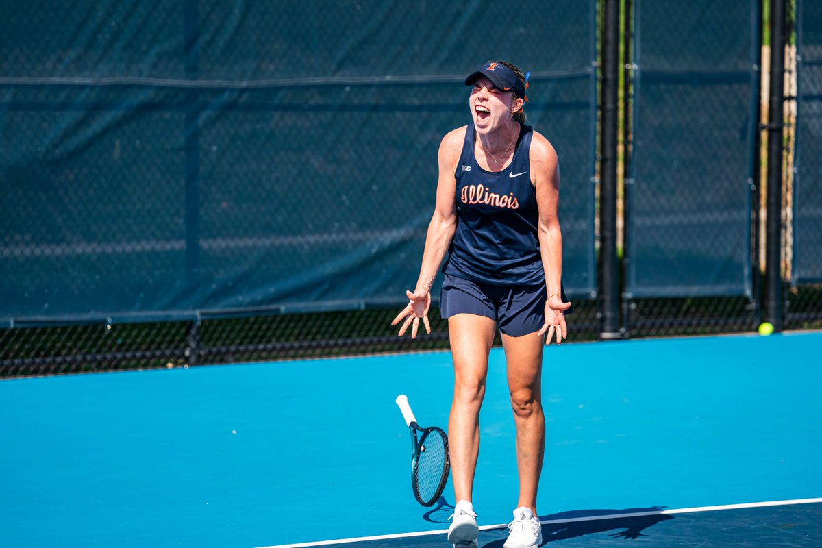IlliniWTennis's tweet photo. Tfw you clinch on Senior Day

#Illini | #HTTO https://t.co/eTgONklZXN