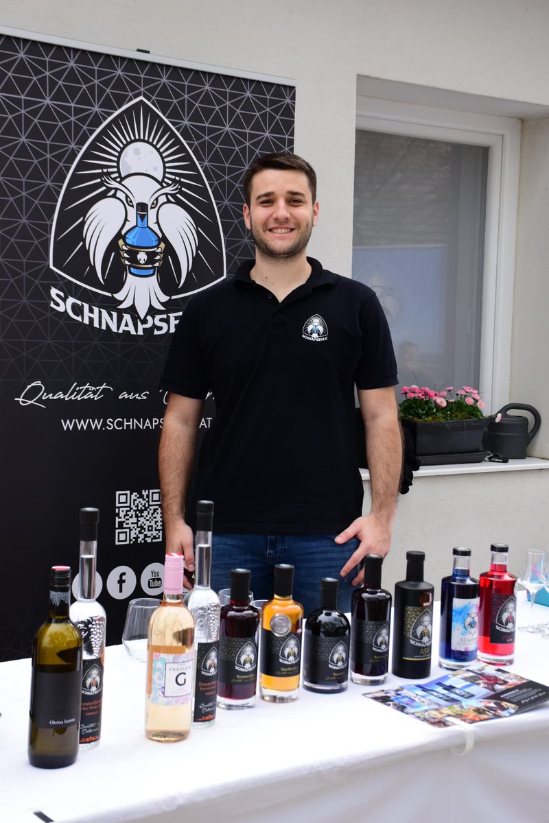 schnapseule's tweet photo. 🦉🍷Weintour 2024🍷🦉
beim Weingut Reisinger in Obritz🫶🏽🍷🦉
https://t.co/BymB0Oojr6
#weintour #weintourweinviertel #weinstrasse #schnapseule #weinviertel #edelbrand #edelbrände #gin #gintonic #likör #wein #sekt #frizzante #schnaps #spirituose #spirituosen https://t.co/Zs5SnROiI9
