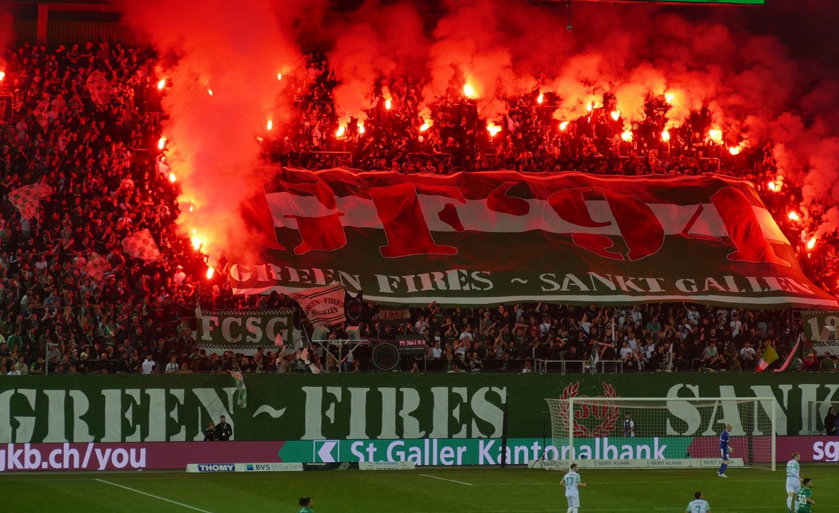 ultras1899_'s tweet photo. FC St. Gall - Yverdon Sport : 30ᵉ anniversaire des "Green Fires" #FCSG #GF94 #Espenblock #ultras (13.04.24) https://t.co/DDtvOApcDT