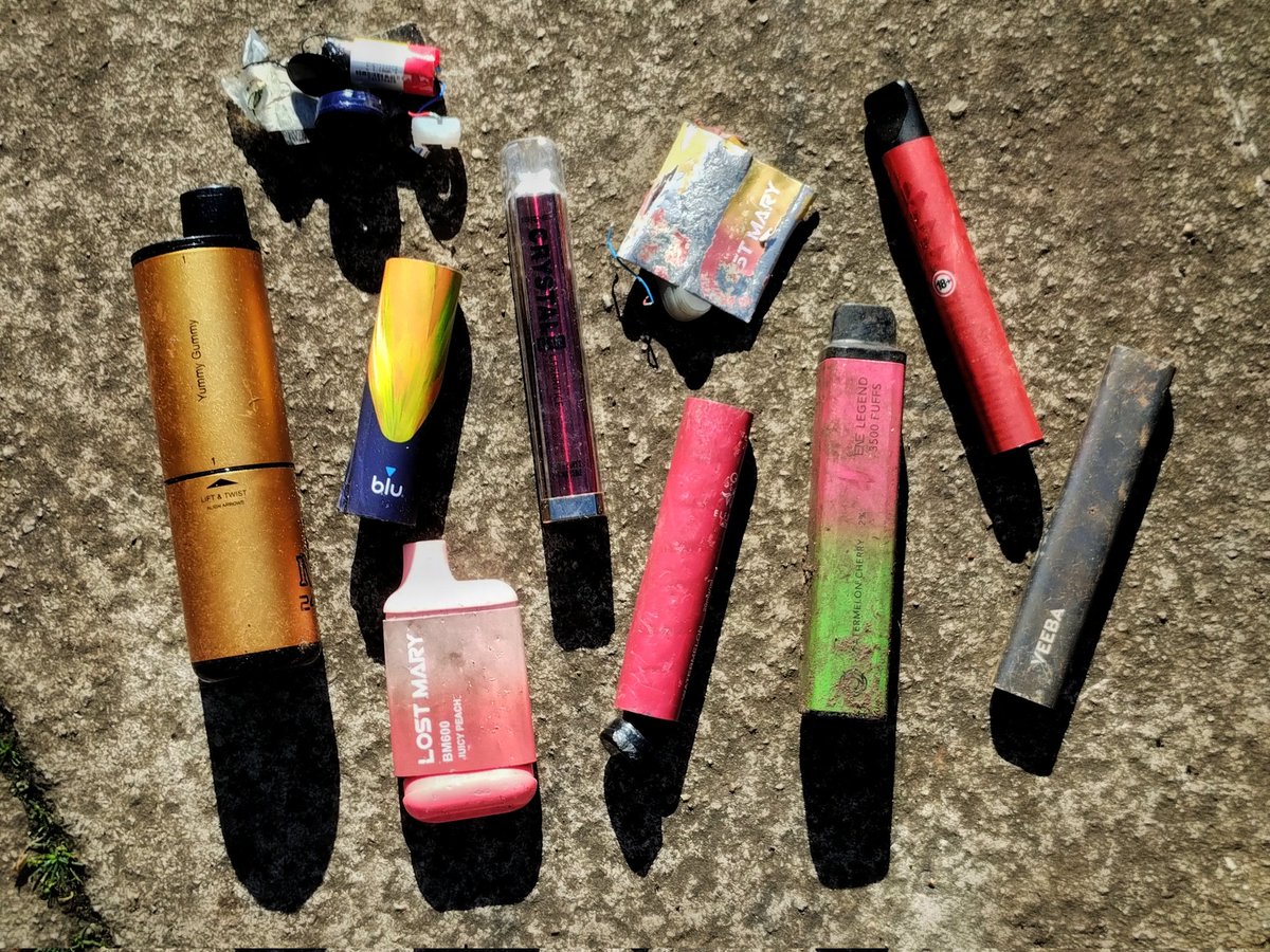 A selection of vapes recovered from the streets. Little known 'fact': Vapes contain Littotine, which can trick some users into believing that pavements and green spaces are bins. #mindtricks #se26 #sydenham #bellgreen #litter #rubbish #vapes