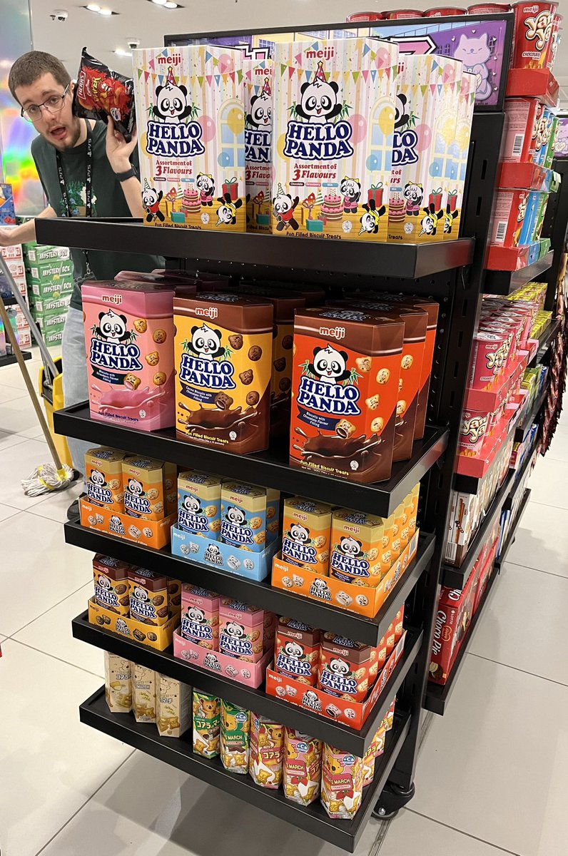 You asking? We’re snacking! Cool as hell Asian snacks & confectionery. Let’s go. Get your noodles out, we’ve a massive ramen mug. Spicy? Absolutely. Rice crackers? Choc, dippers, exotic Oreo flavours and Julie’s Charm Tiramisu sandwich. Hold us back. . #Asian #hmvLovesPopCulture