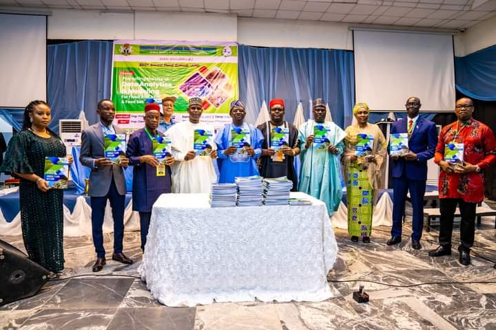 At the College of Physicians, Gaduwa for the 2024 Annual Flood Outlook (AFO) organised by the Nigerian Hydrological Services Agency NIHSA in Abuja. Themed Promoting the Use of Data Analytics and Modelling for Flood Risk Assessment and Food Security"

TUESDAY 16th April, 2024

JTU